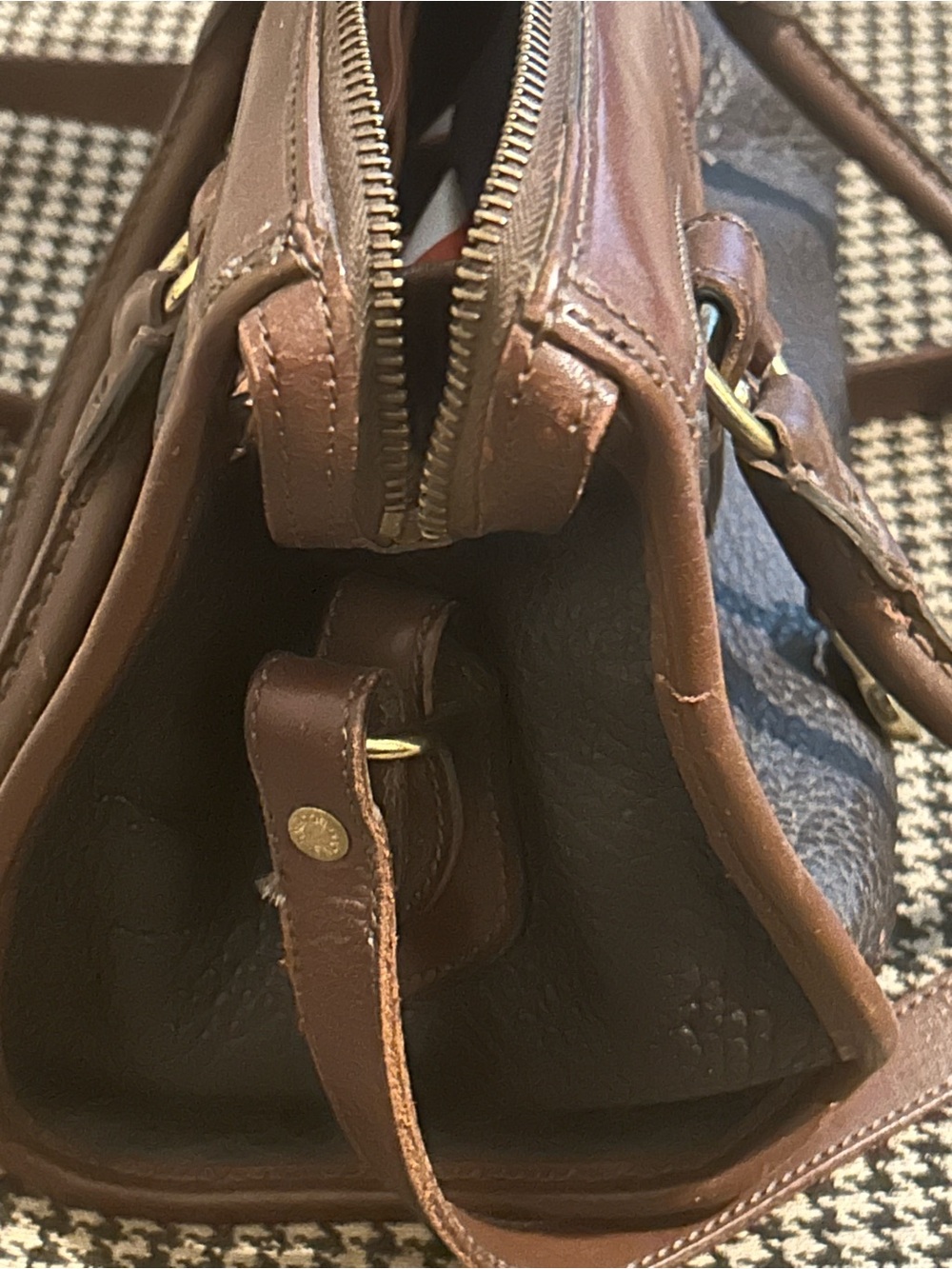 Vintage Dooney and Bourke Purse - Picture 4 of 11